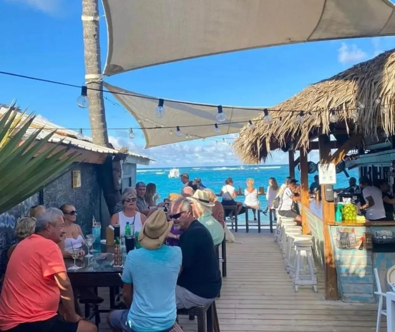 Vacation Studios With Rooftop Pool, Beach Club, Restaurants - Playa Los Corales Punta Cana Hotel