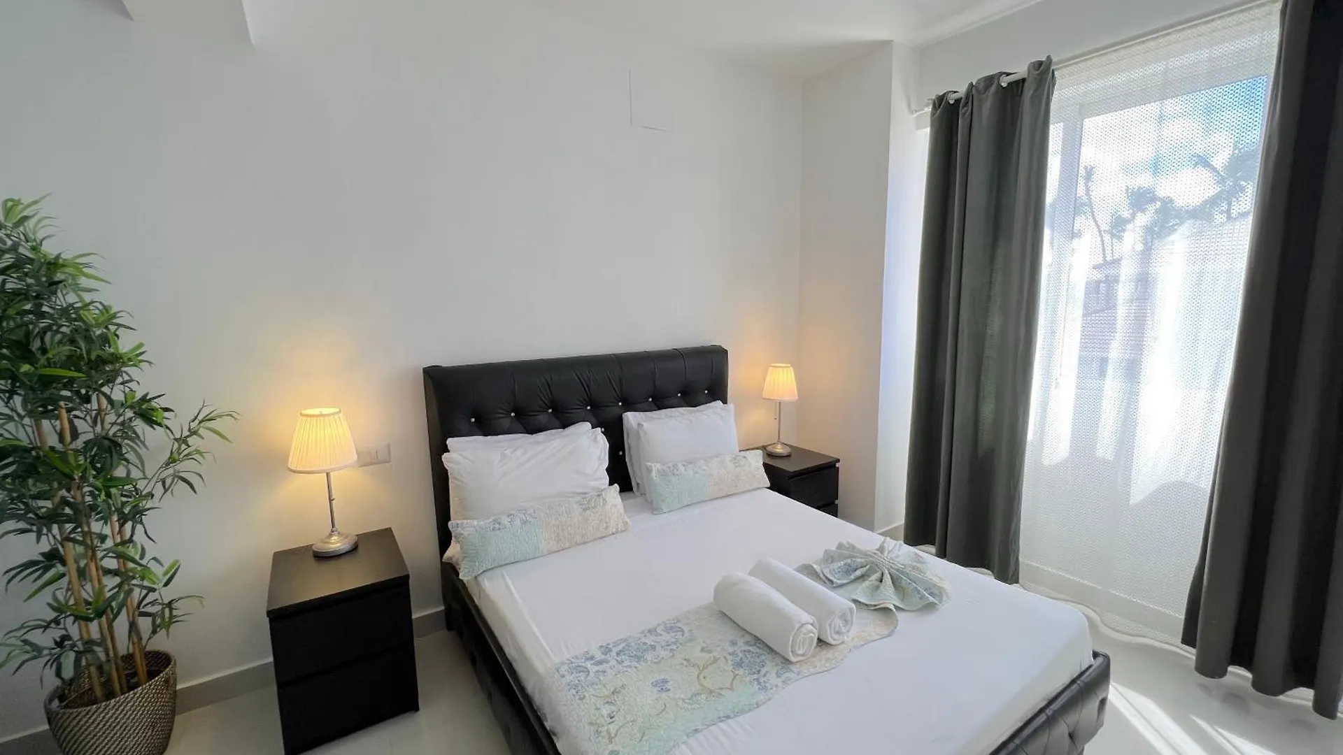Hotel Vacation Studios With Rooftop Pool, Beach Club, Restaurants - Playa Los Corales Punta Cana