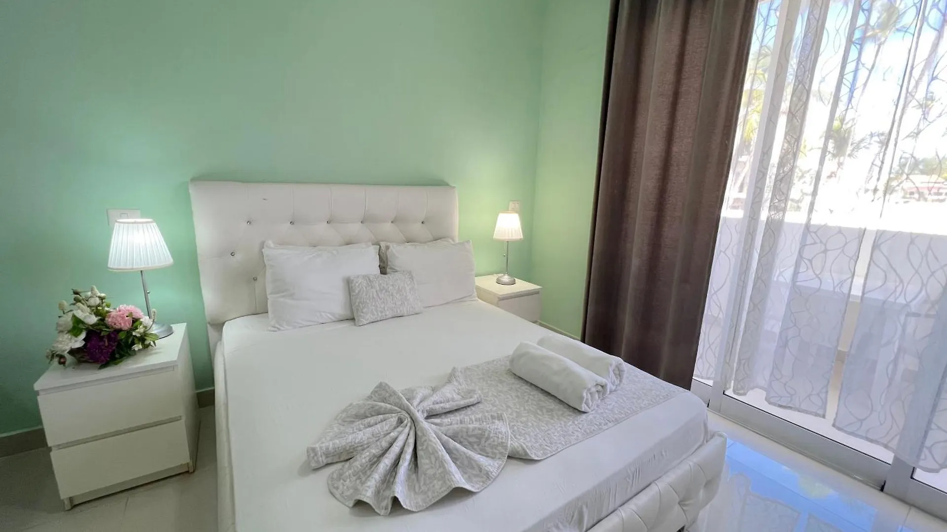Vacation Studios With Rooftop Pool, Beach Club, Restaurants - Playa Los Corales Punta Cana 5*,  Repubblica Dominicana