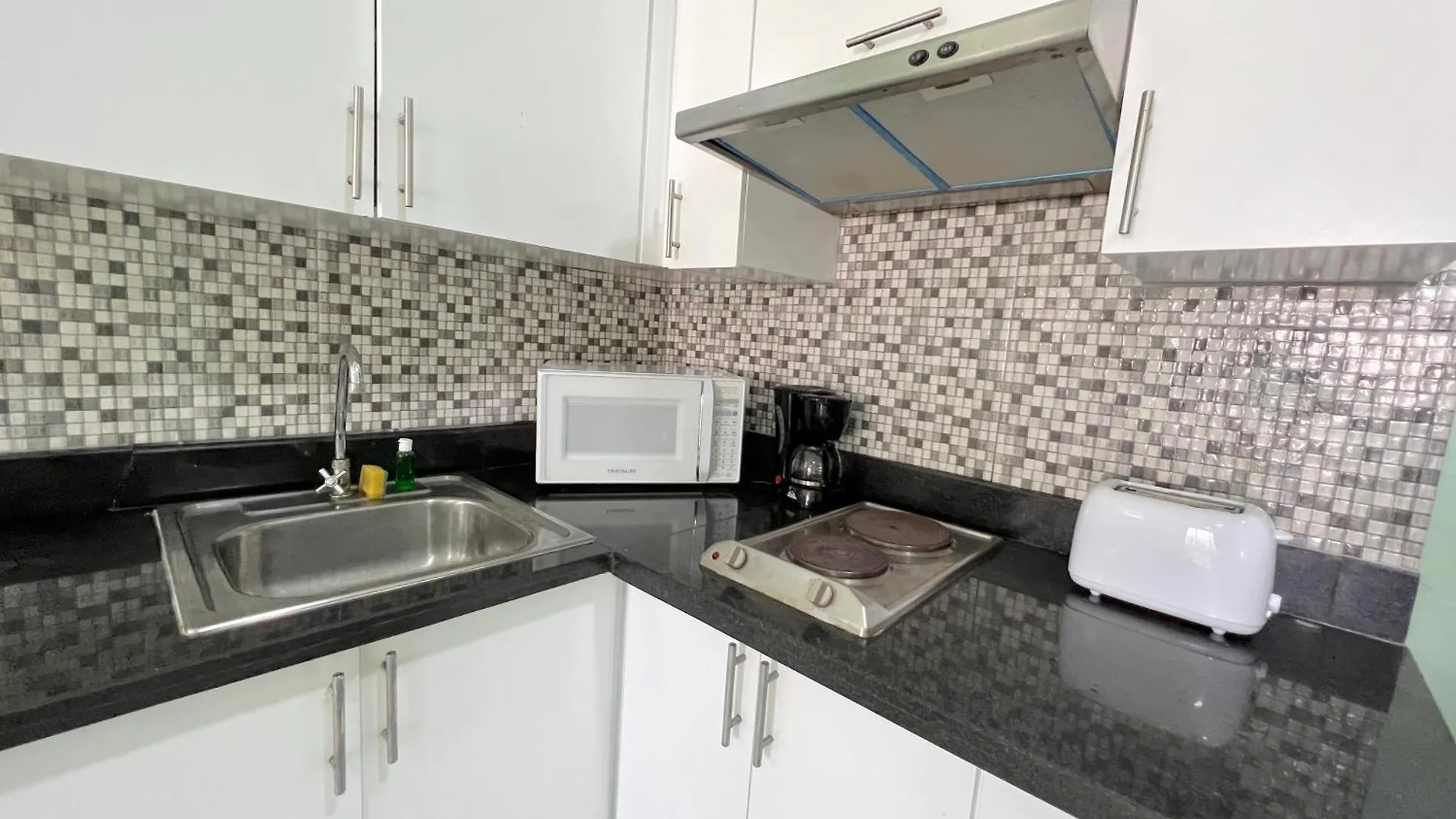 Vacation Studios With Rooftop Pool, Beach Club, Restaurants - Playa Los Corales Punta Cana Repubblica Dominicana